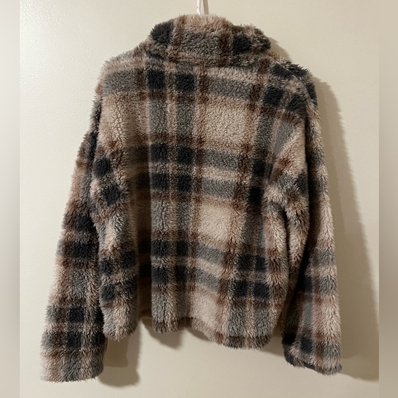 Thread and Supply Cropped Fluffy Quarter Zip Sweatshirt - Picture 2 of 7